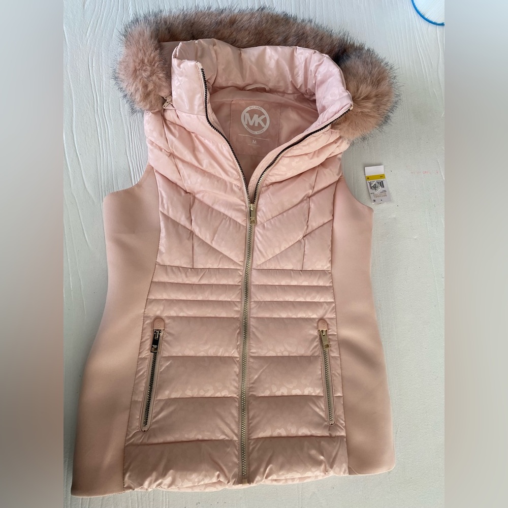 NWT Michael Kors Blush Faux Fur vest - size M